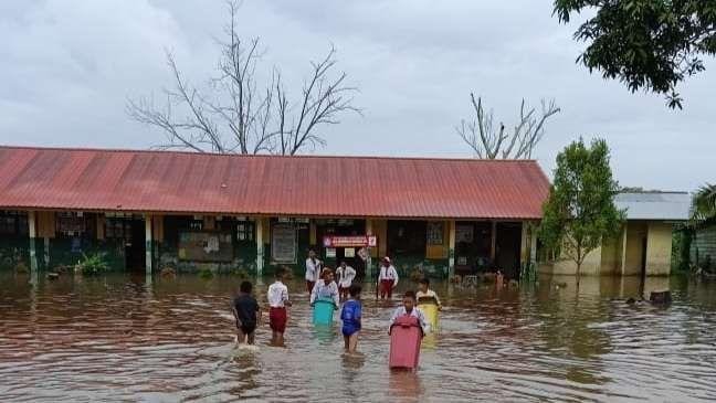 2025-01-22-8915Banjir sekolah (ft RRI).jpeg